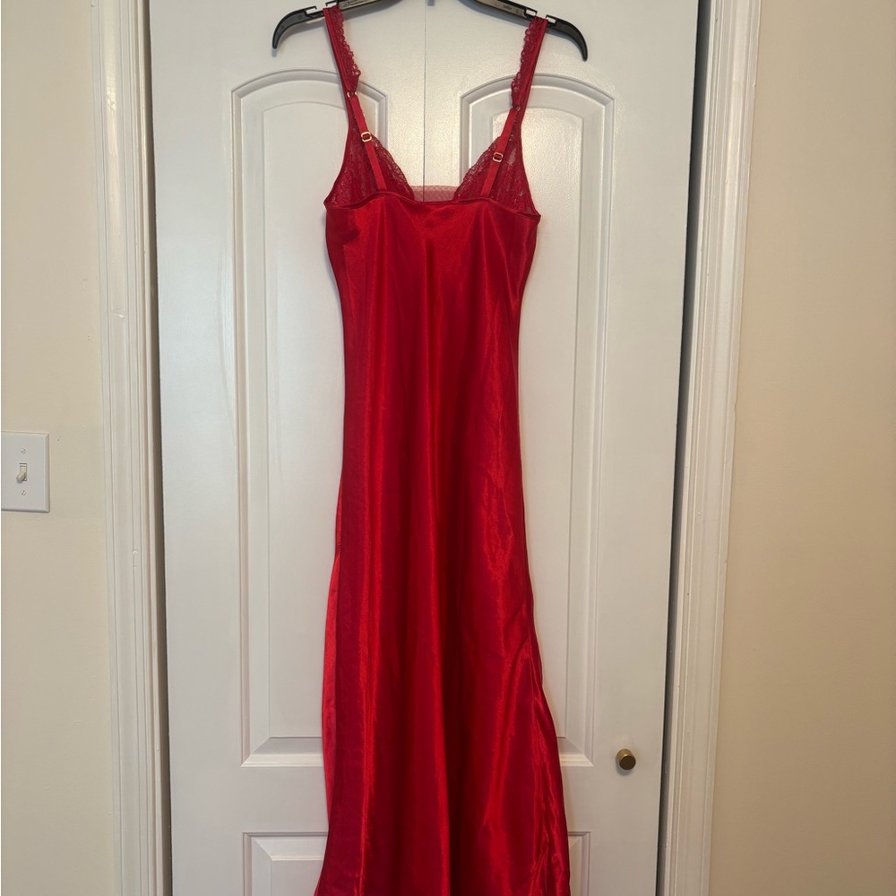 Vintage Victoria’s Secret gold label red slip satin and lace - Picture 3 of 6